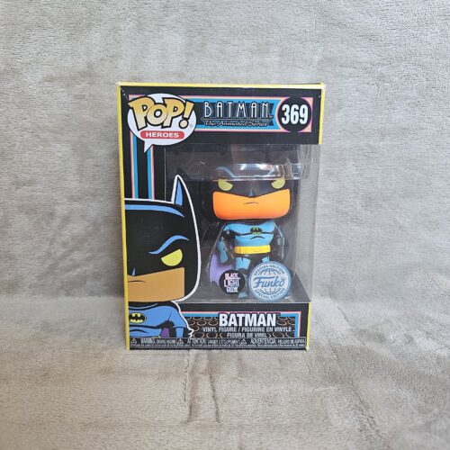 Batman The Animated Series Black Light Batman #369 Special Edition Funko Pop! Batman The Animated Series Black Light Batman #369 Special Edition Funko Pop!